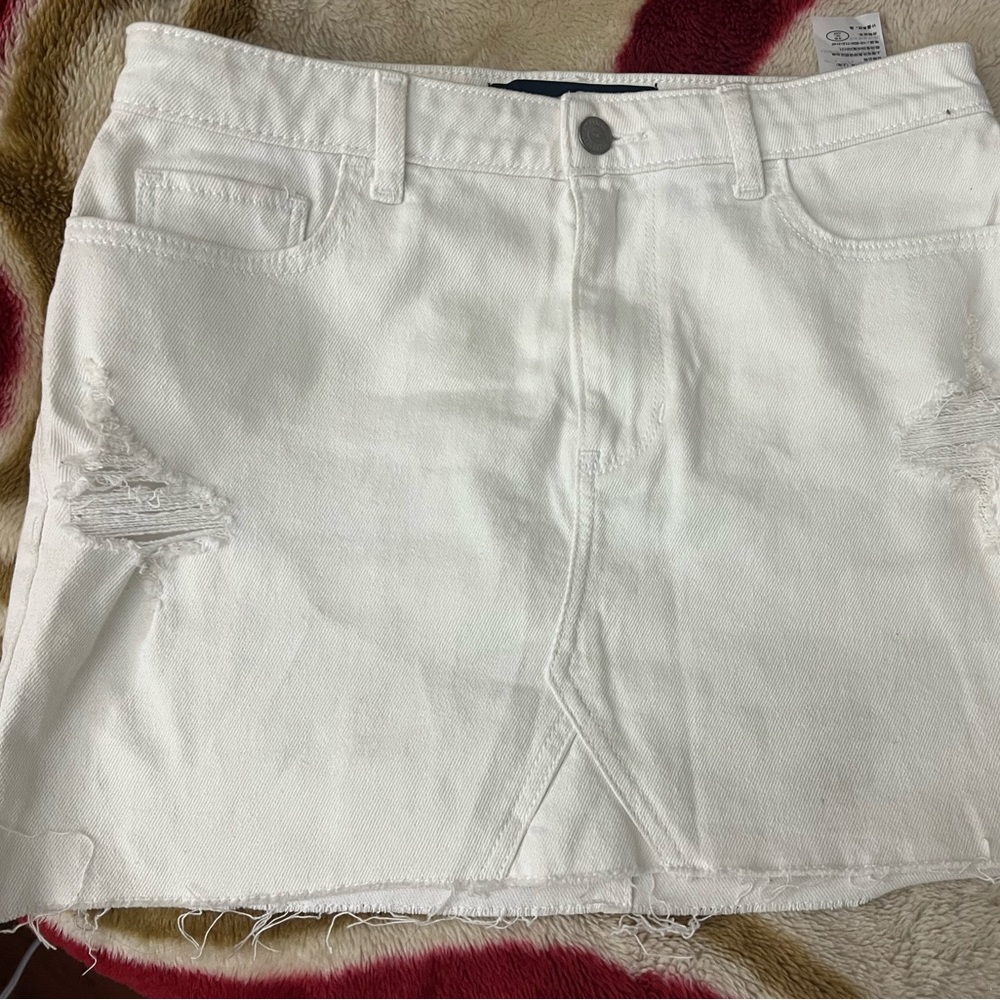 Hollister Co white ripped denim mini skirt